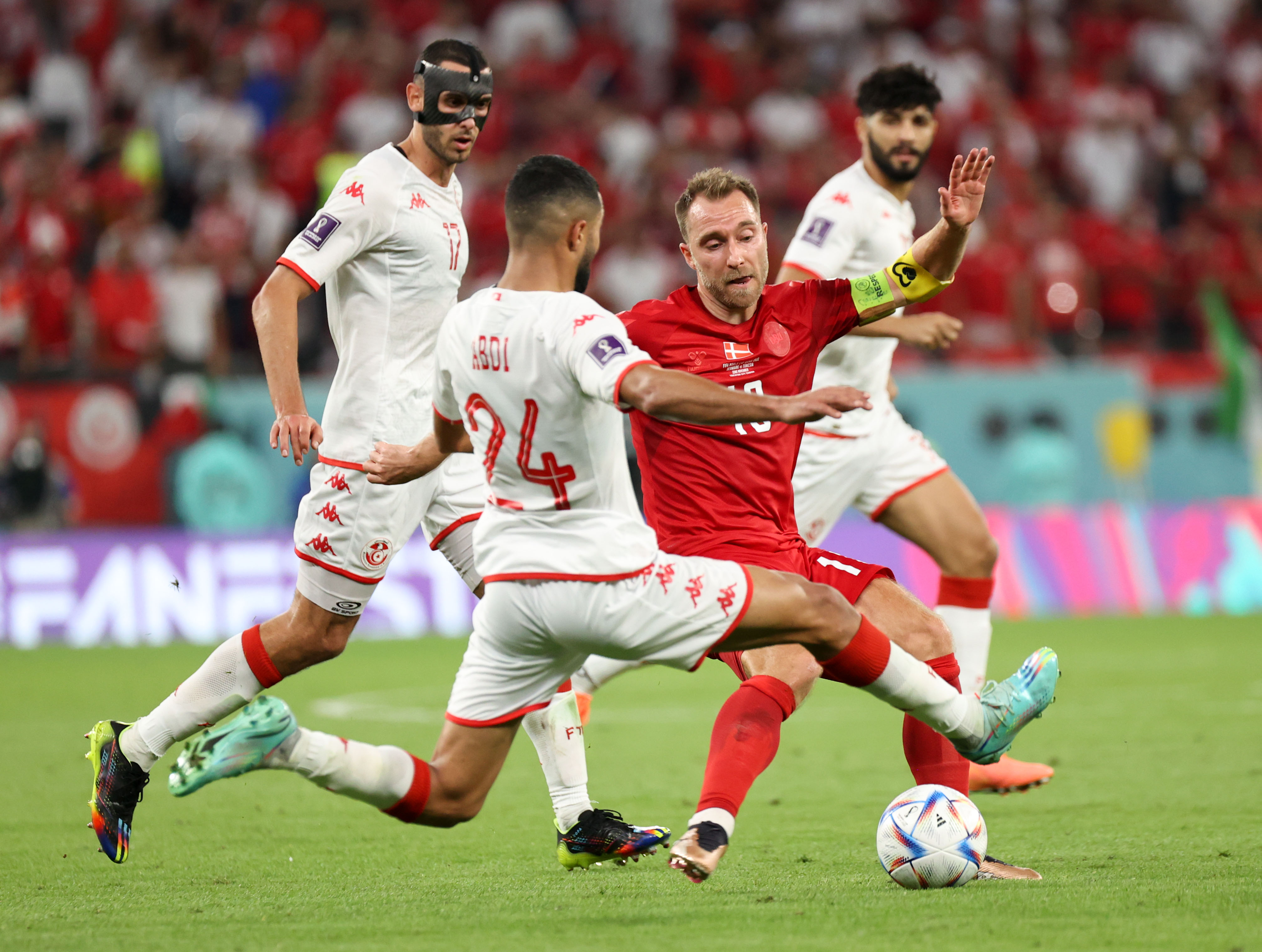 卡塔尔世界杯首场零进球比赛突尼斯战平丹麦