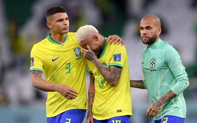 巴西世界杯哭_巴西杯分析_巴西世界杯哭泣的小男孩