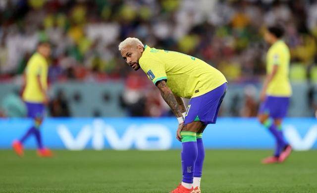 巴西世界杯哭泣的小男孩_巴西世界杯哭_巴西杯分析